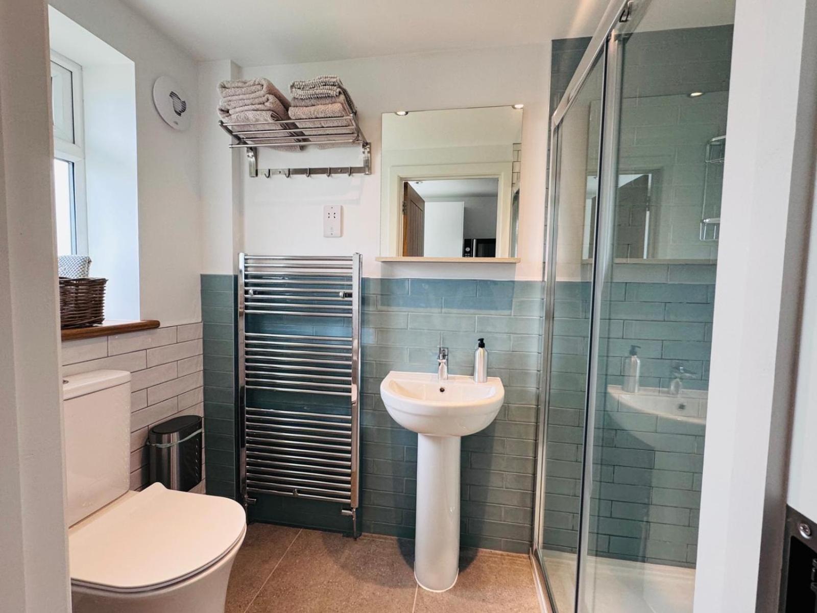 The West Wing Villa Devizes Esterno foto