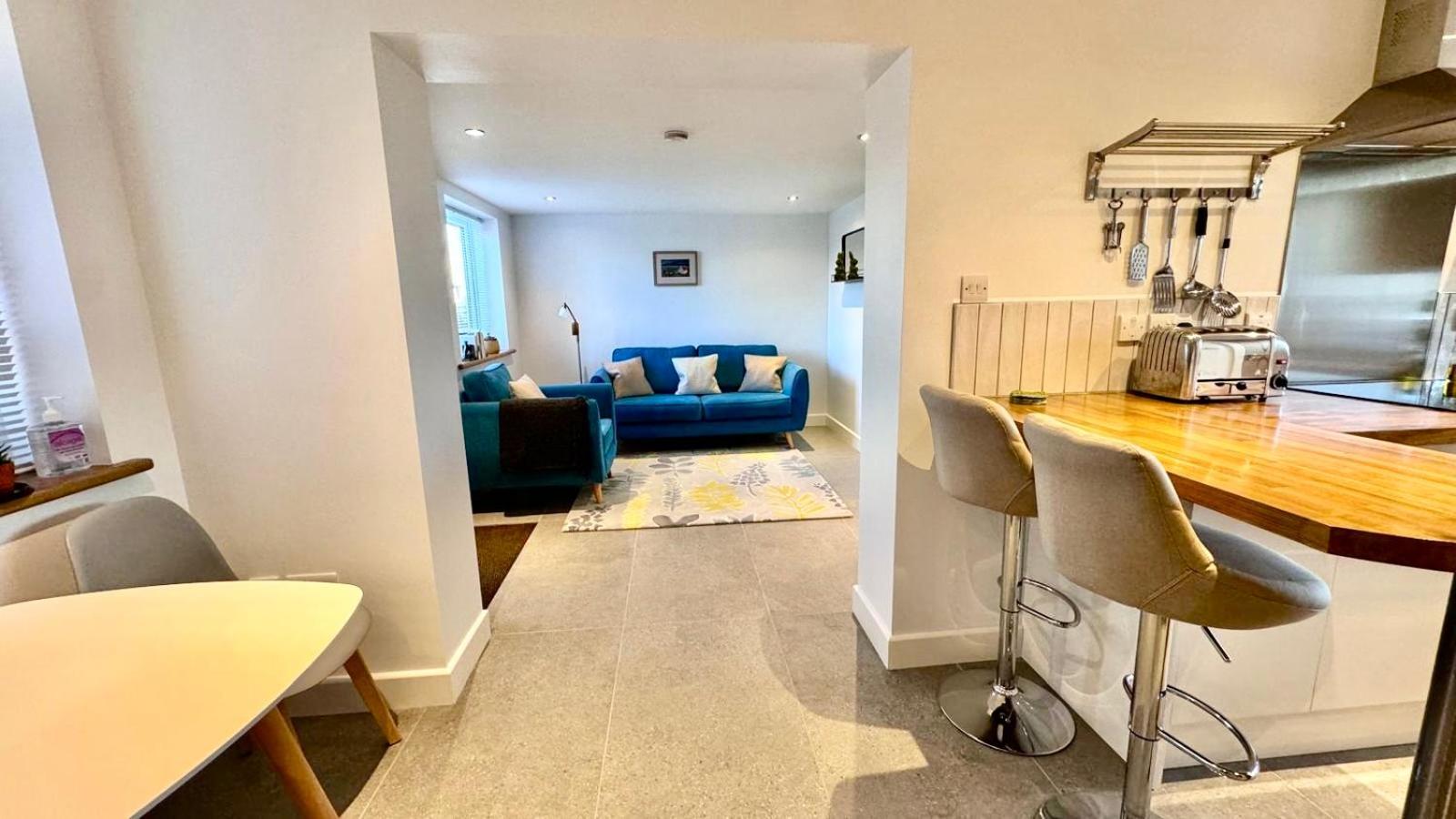 The West Wing Villa Devizes Esterno foto